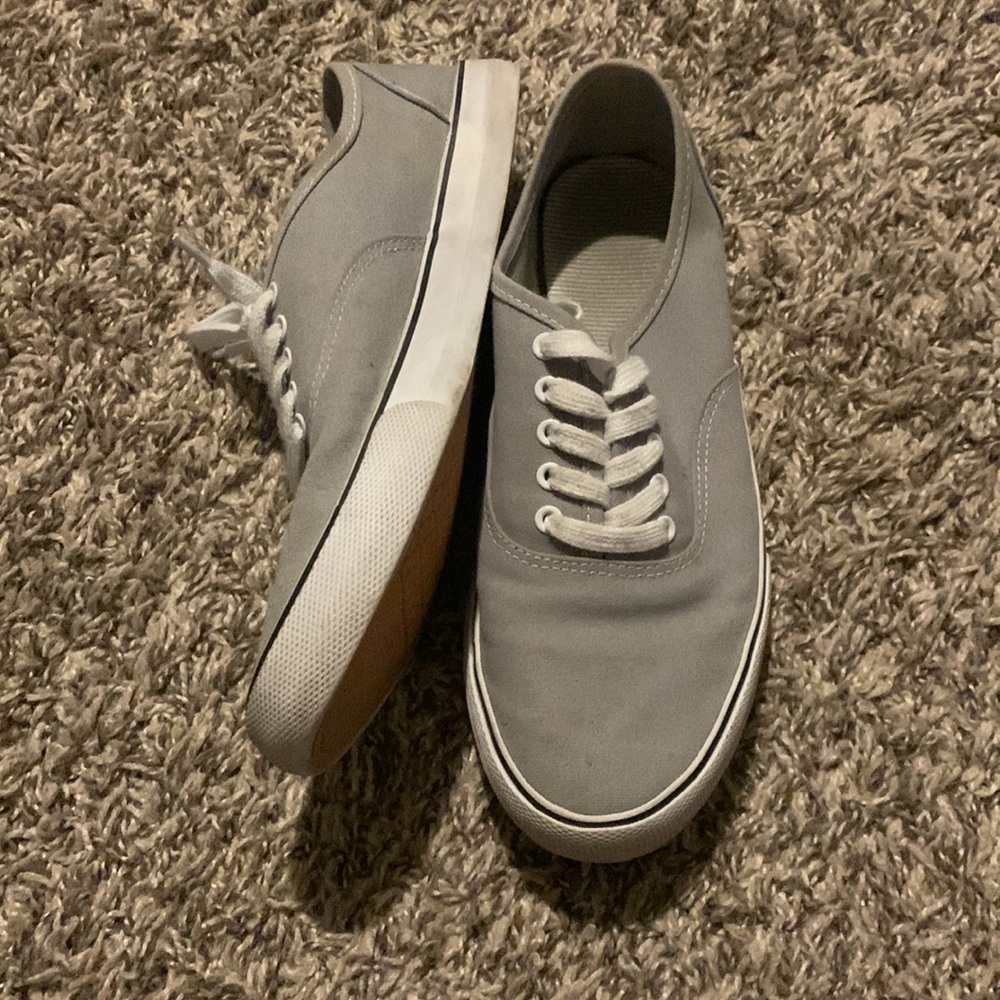 Grey sneakers - Picture 2 of 3